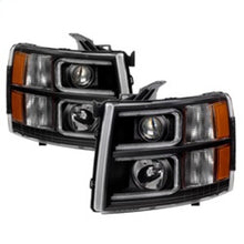 Cargar imagen en el visor de la galería, Xtune Chevy Silverado 1500/2500/3500 07-13 Projector Headlights Black PRO-JH-CS07-LED-BK