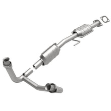Cargar imagen en el visor de la galería, MagnaFlow Conv DF 86-97 Ford Aerostar 3.0L