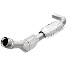 Cargar imagen en el visor de la galería, MagnaFlow Conv DF 99-00 Ford F-150 4.2L 50S