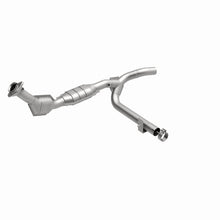 Cargar imagen en el visor de la galería, MagnaFlow Conv DF 01 Ford F150 5.4L