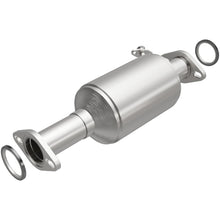 Cargar imagen en el visor de la galería, MagnaFlow Conv DF 81-83 Toyota Pick Up 2.4L