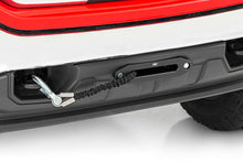 Cargar imagen en el visor de la galería, gmc-hidden-winch-plate-11004-install.jpg