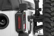 Cargar imagen en el visor de la galería, tail-light-cover-mountains_1078-install-side.jpg